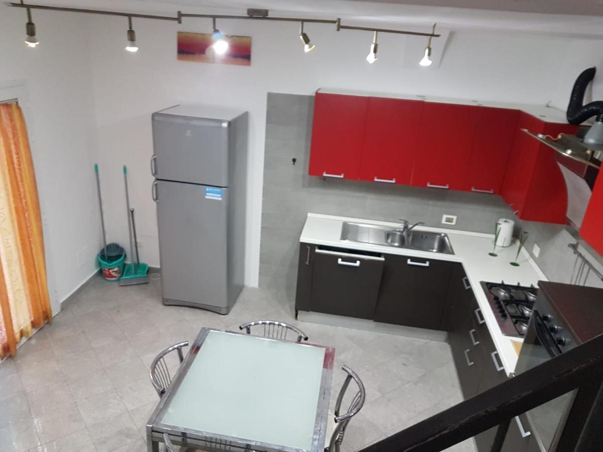 Casa N 2 Con Parcheggio Privato E Colonnina Ricarica Apartment Livorno Ngoại thất bức ảnh