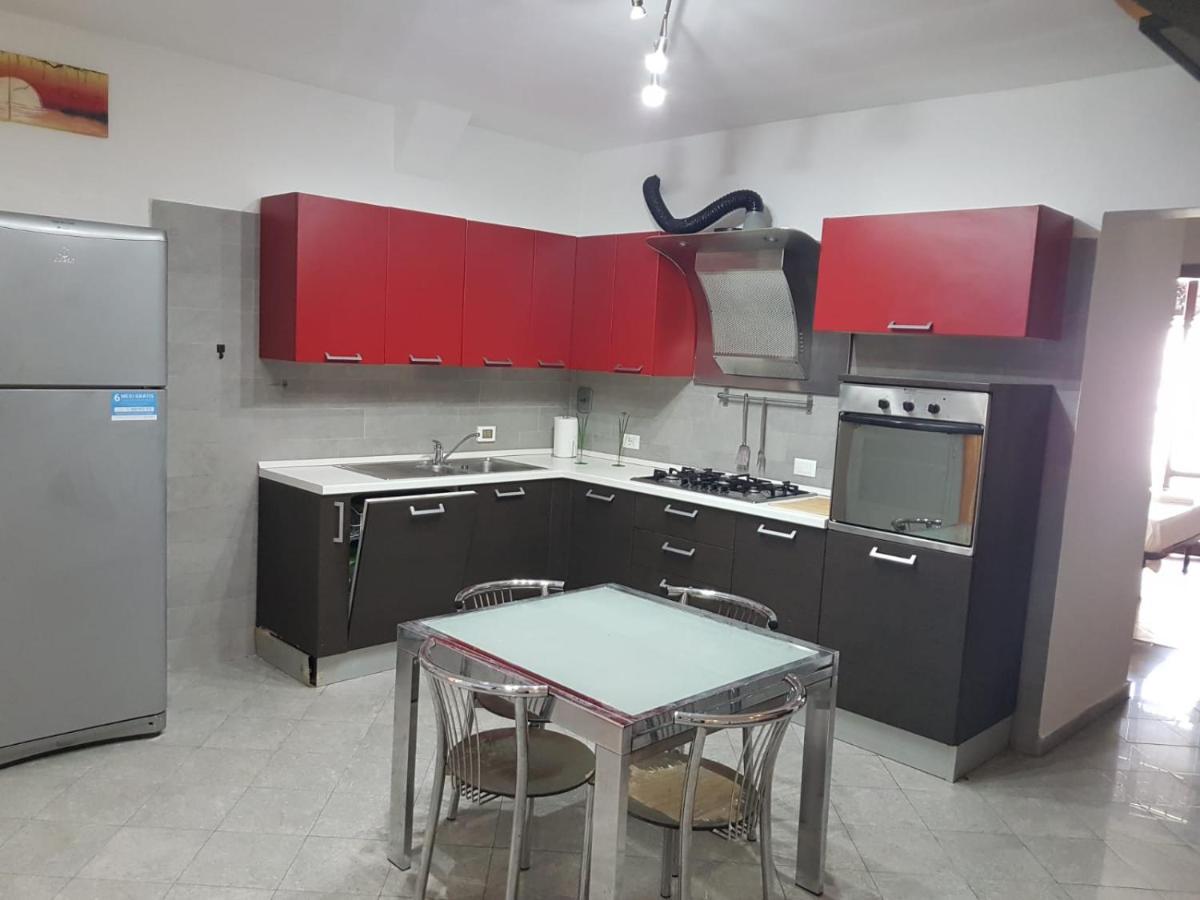 Casa N 2 Con Parcheggio Privato E Colonnina Ricarica Apartment Livorno Ngoại thất bức ảnh