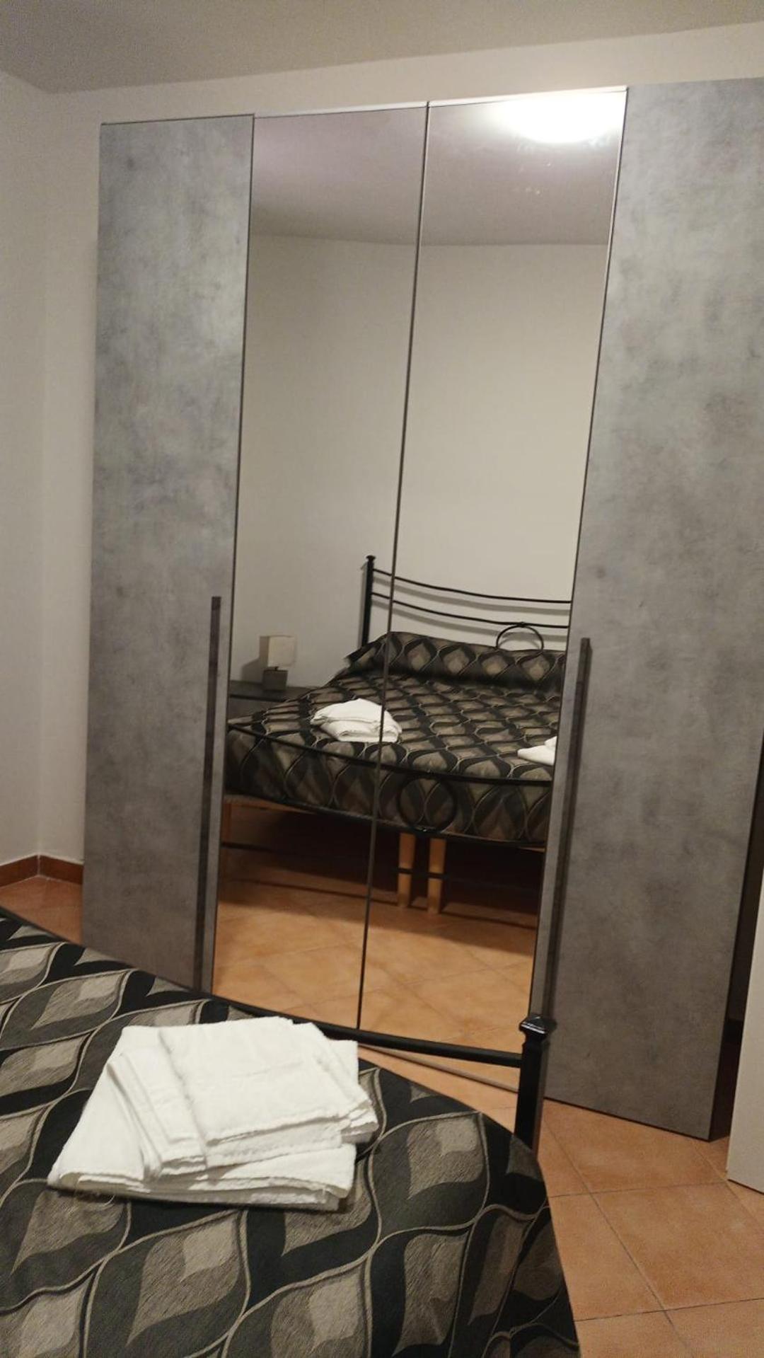 Casa N 2 Con Parcheggio Privato E Colonnina Ricarica Apartment Livorno Ngoại thất bức ảnh
