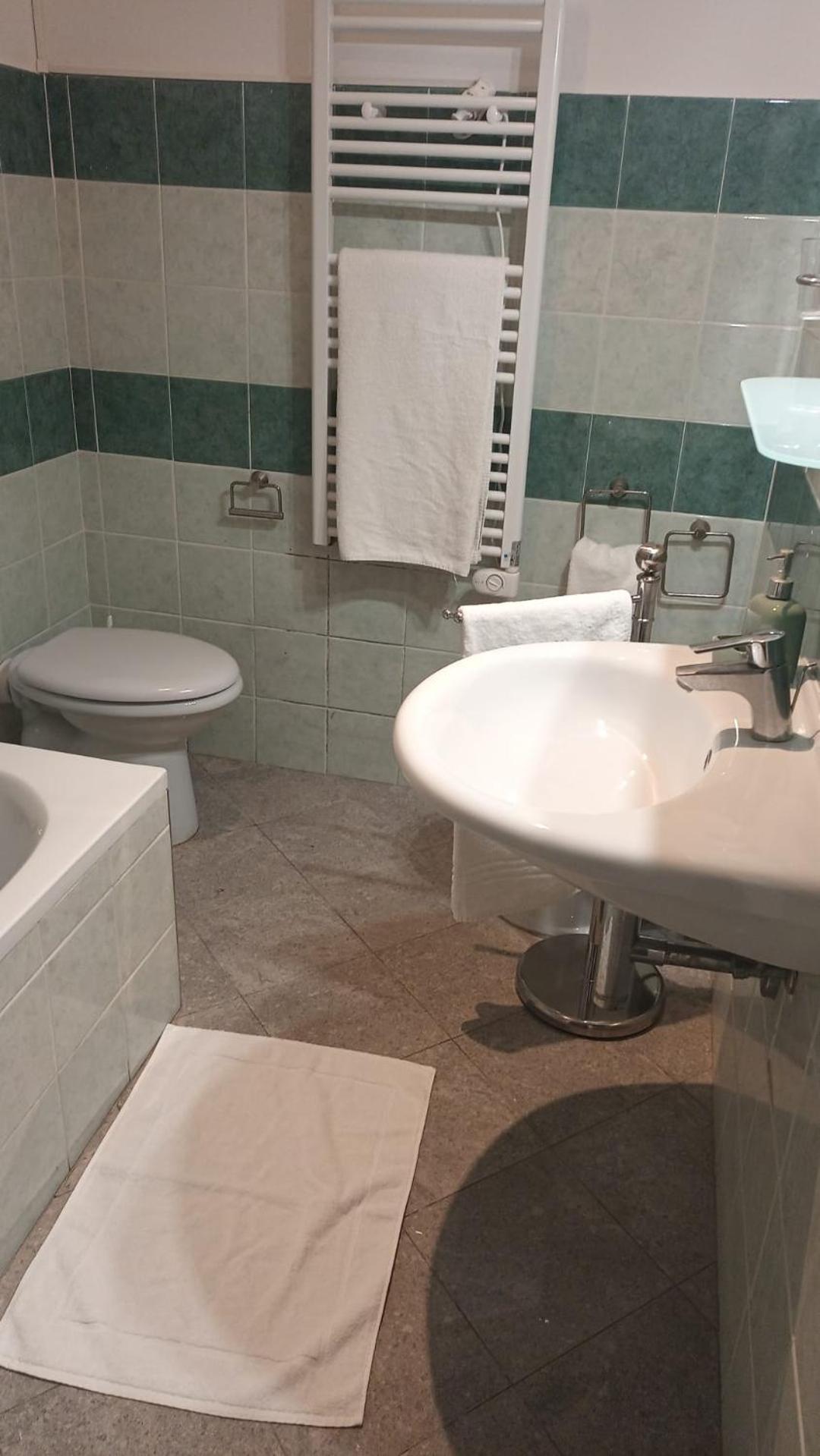 Casa N 2 Con Parcheggio Privato E Colonnina Ricarica Apartment Livorno Ngoại thất bức ảnh