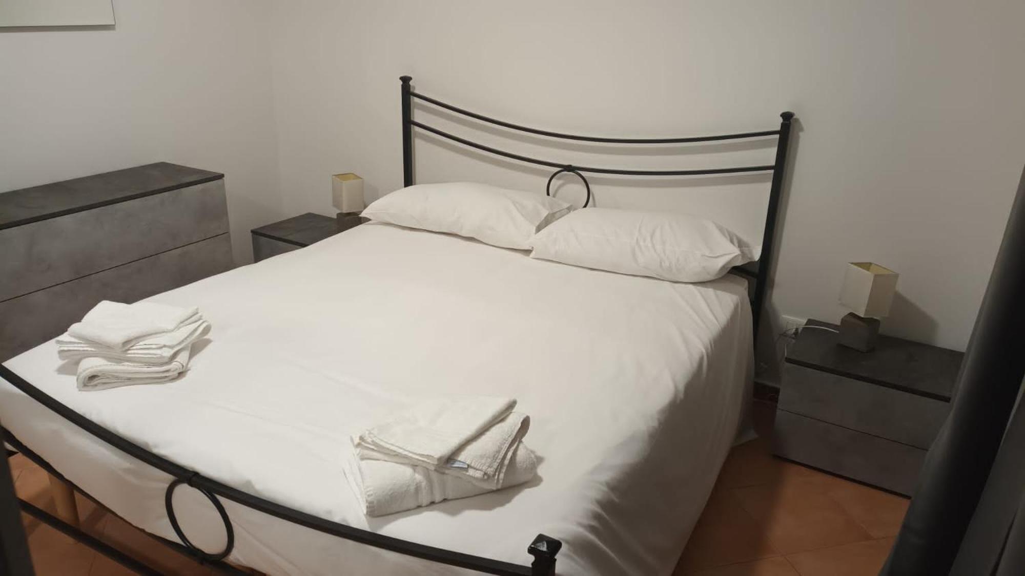 Casa N 2 Con Parcheggio Privato E Colonnina Ricarica Apartment Livorno Ngoại thất bức ảnh